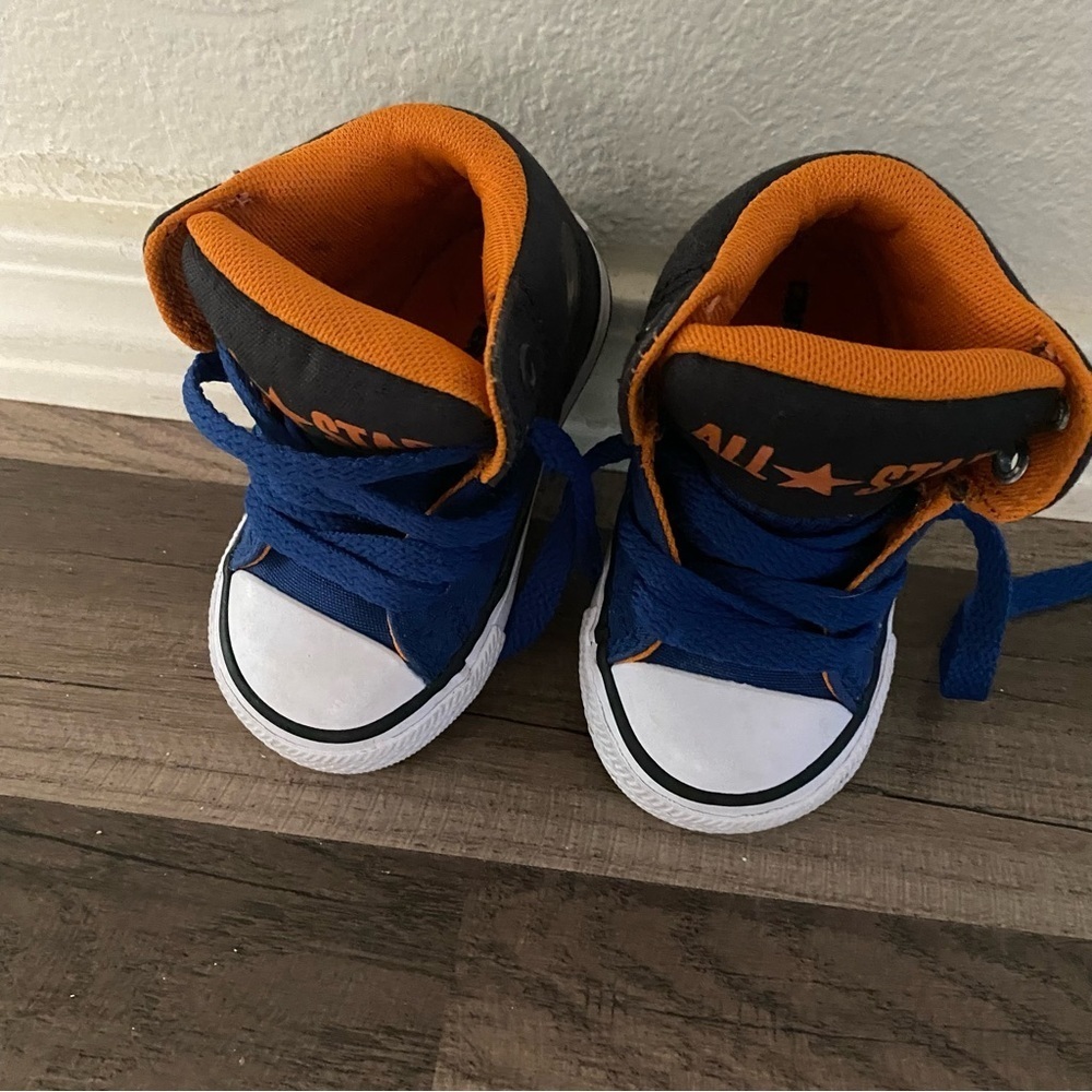 Converse all star kids sneakers shoes size 4
